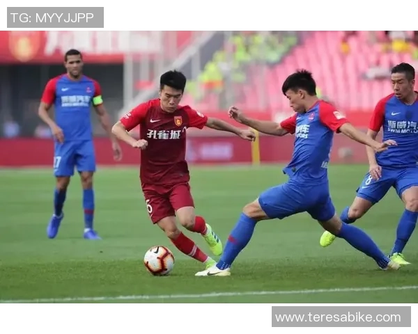 重庆斯威主场迎战河北华夏全力争胜争夺宝贵积分的精彩对决