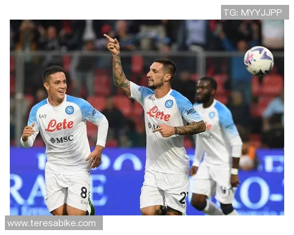 阿贾克斯与安德莱赫特激战正酣谁将赢得这场欧战巅峰对决